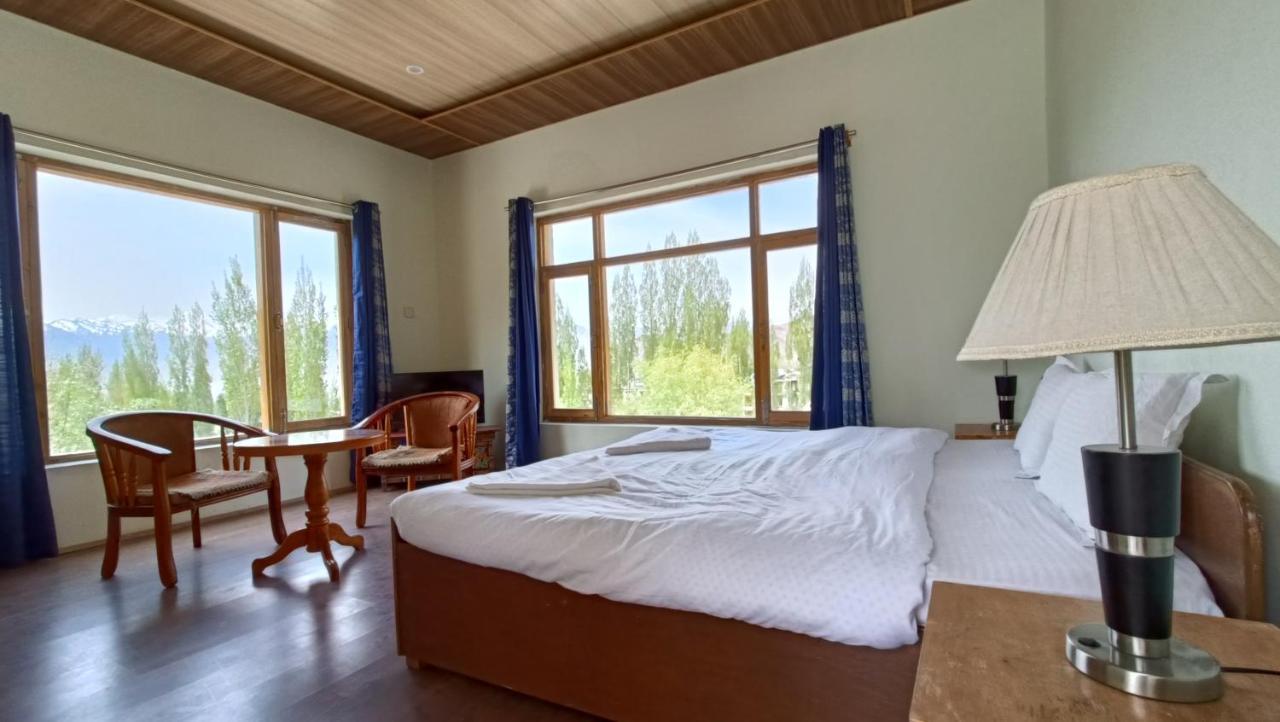 Niri-La Guest House 레 외부 사진